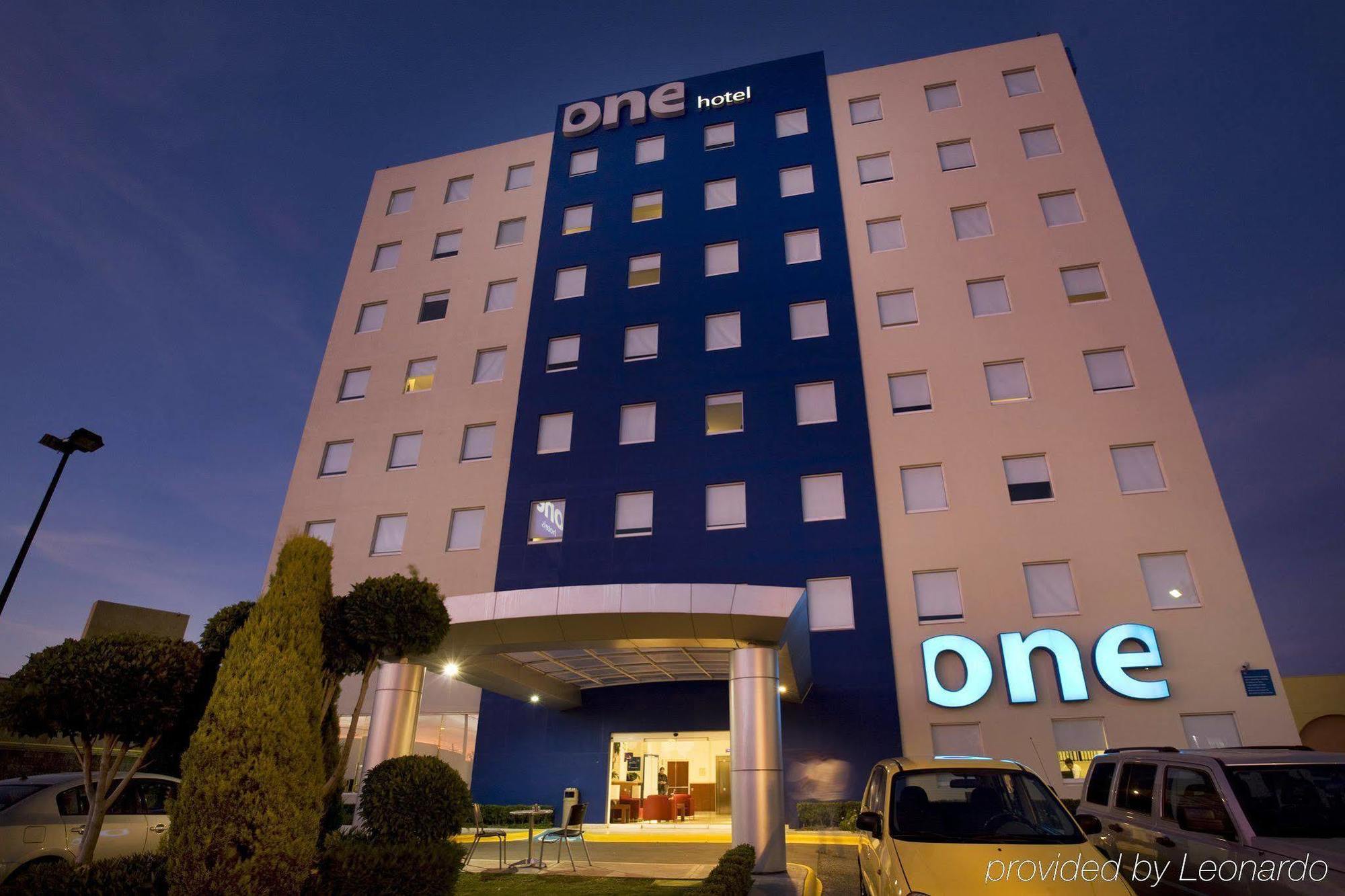 One Plaza Galerias