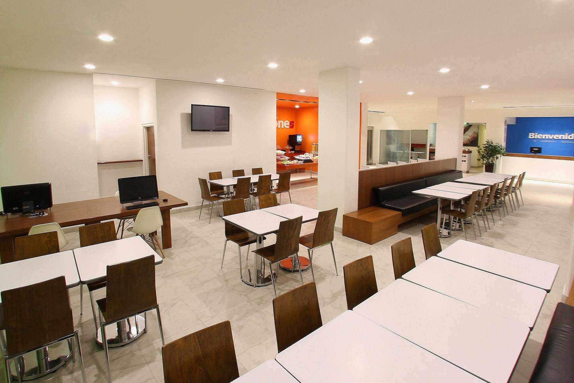 One Plaza Galerias Queretaro