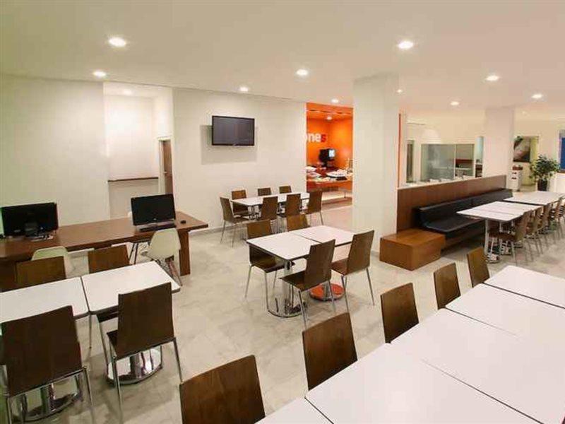 One Plaza Galerias