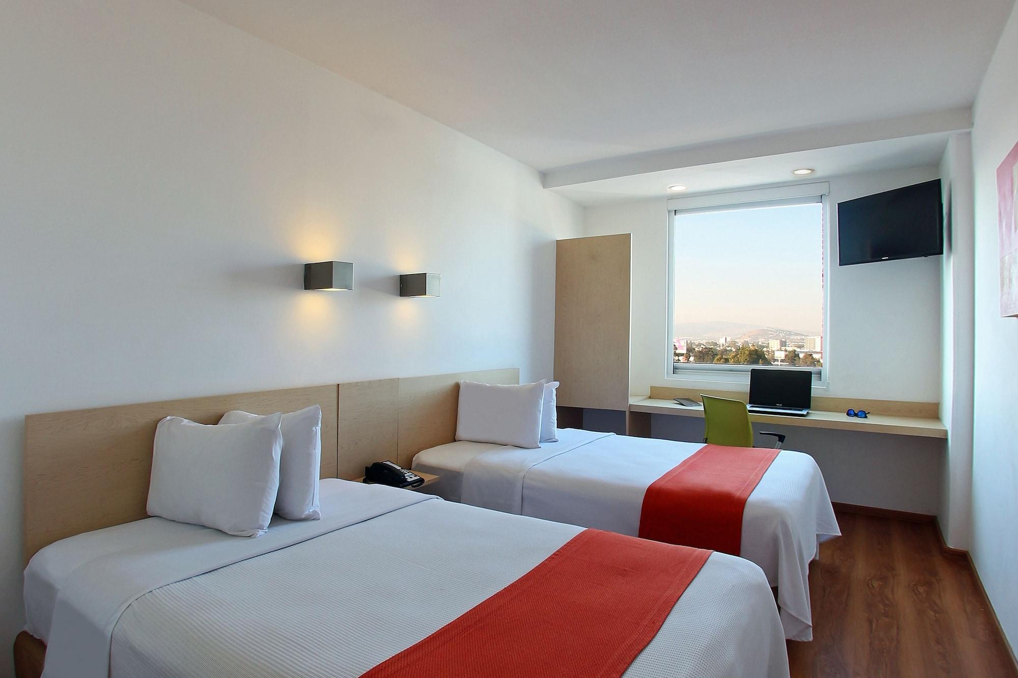 One Plaza Galerias 3* Querétaro